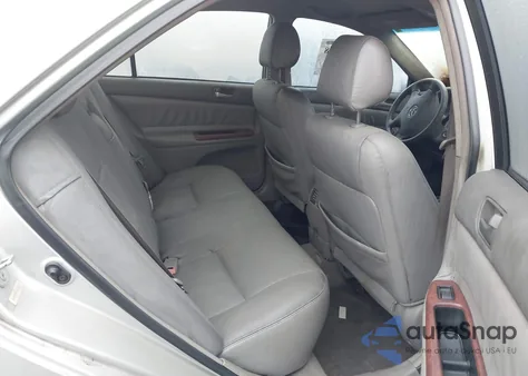 2003 Toyota Camry Xle z USA, uszkodzony, nr VIN 4T1BE32K73U714064